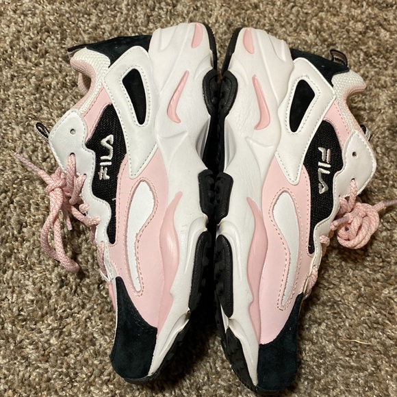 Fila Ray Tracer women 5.5 excellent condition white/pink/black worn once - Picture 3 of 9